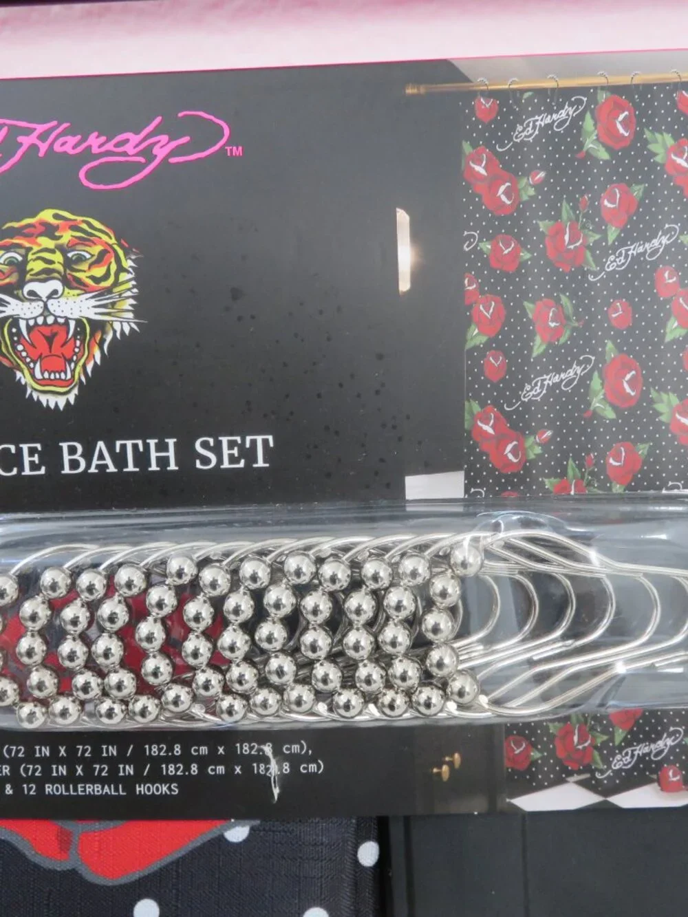 (#109) Ed Hardy 14-piece Bath shower curtain set black red roses